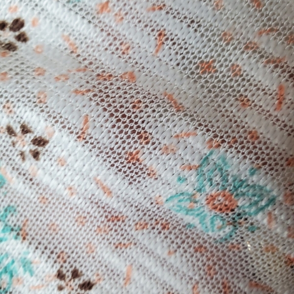 NWT Almost Famous Flowy Tank Top - Picture 5 of 7